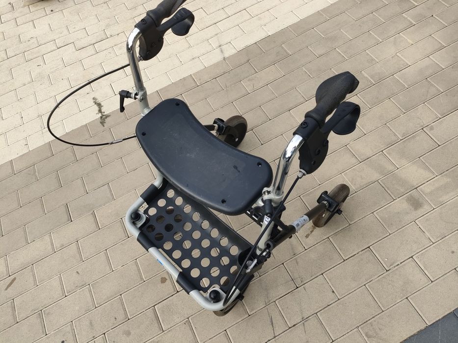 Cadru Rolator Invacare pliabil .Made in Germania