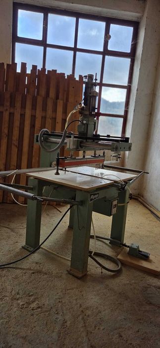 Masina de gaurit multipla