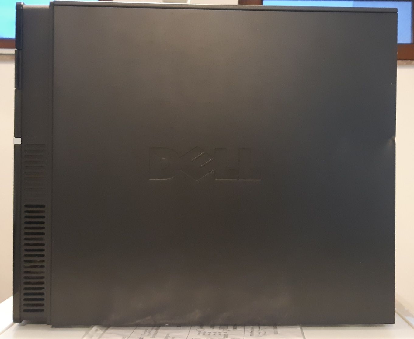 DELL Vostro 220. Calculator desktop,  dual core 3GHz, 4GB RAM, SSD