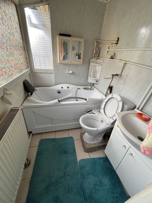 Inchiriez garsoniera si apartament