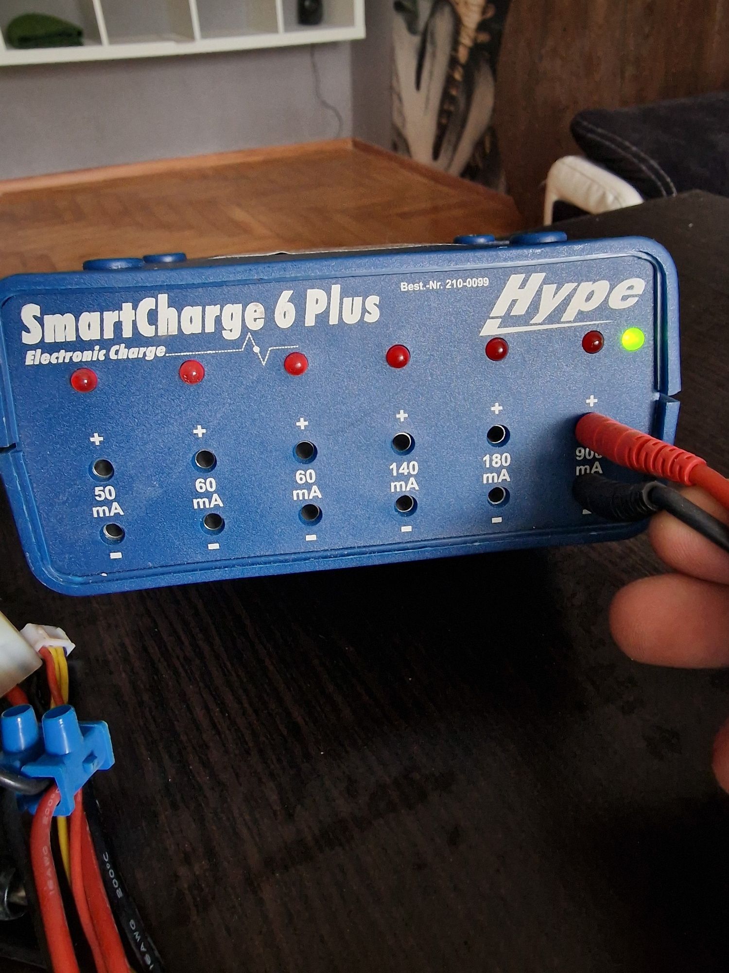 Зарядно smart charge 6