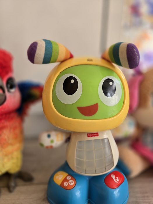 Играчки fisher price  папагал Fur real