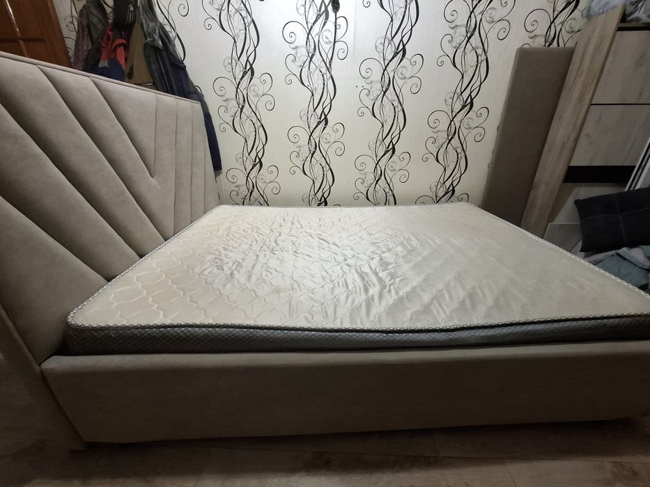 Кровать продам срочно