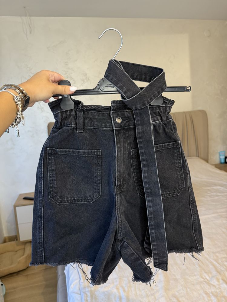 Къси панталонки ZARA