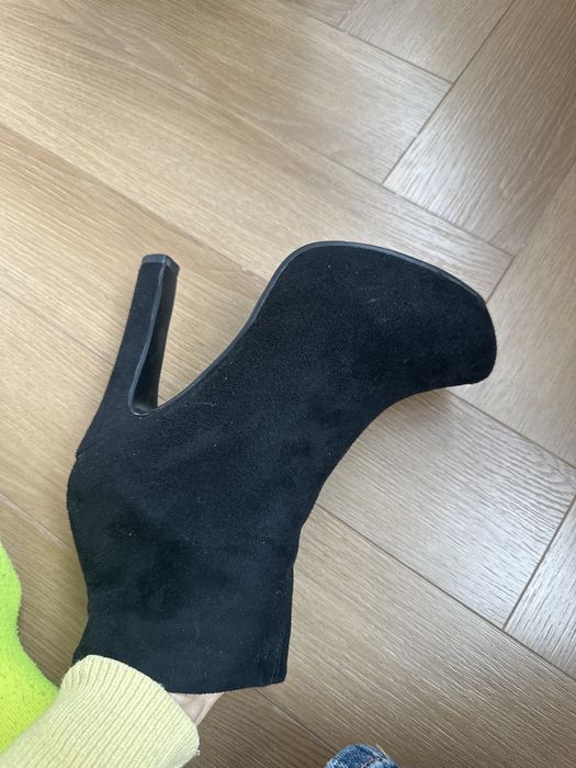 Продам замшевые сапоги в отличном состоянии