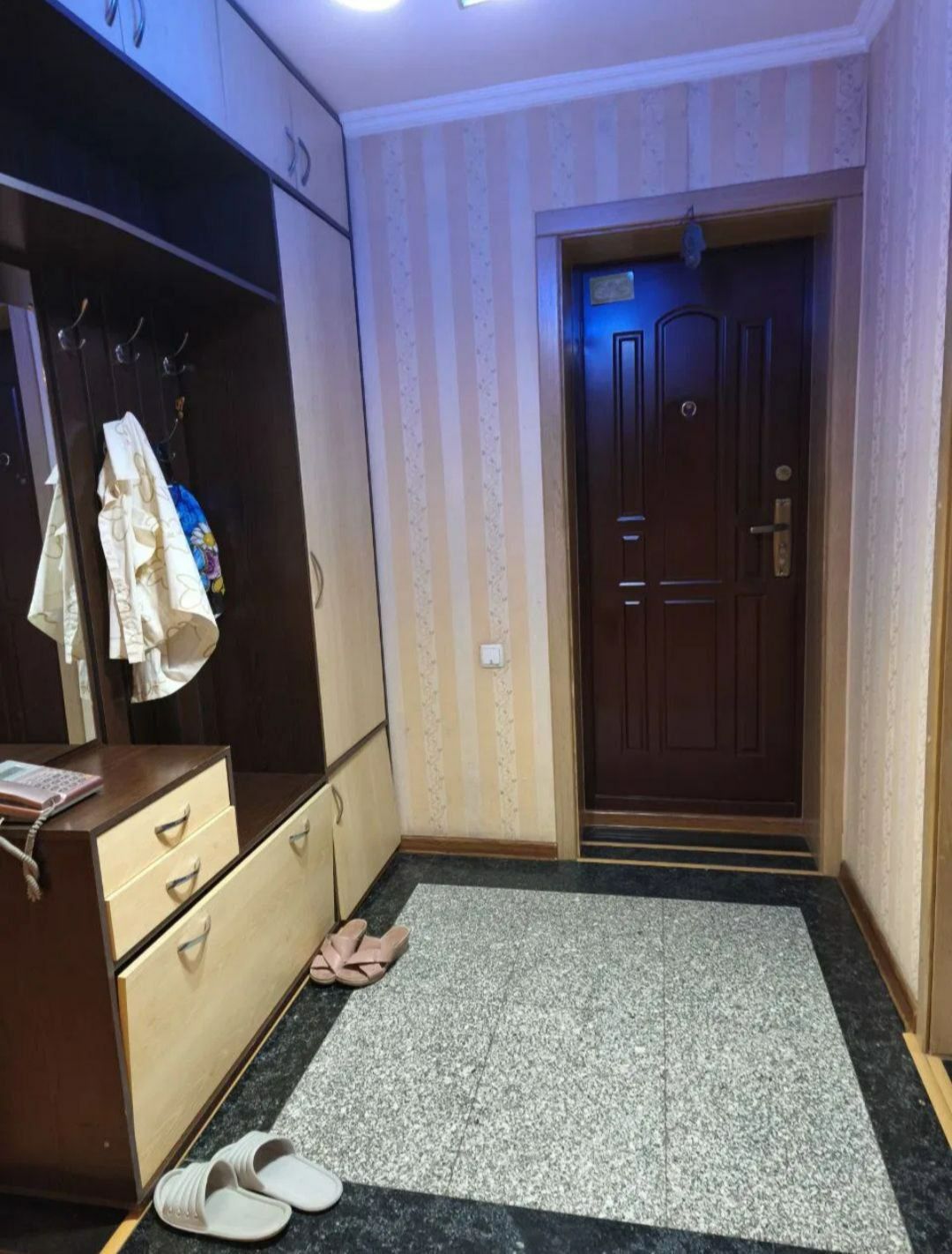 Квартира продаётся Чиланзар 26 квартал 3/1/5 меб тех орр ватан