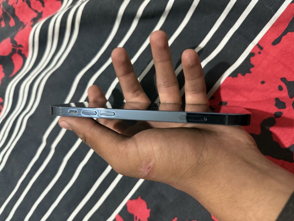 Iphone 12 pro 83%