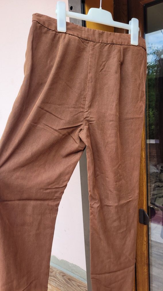 Pantaloni subțiri de vara