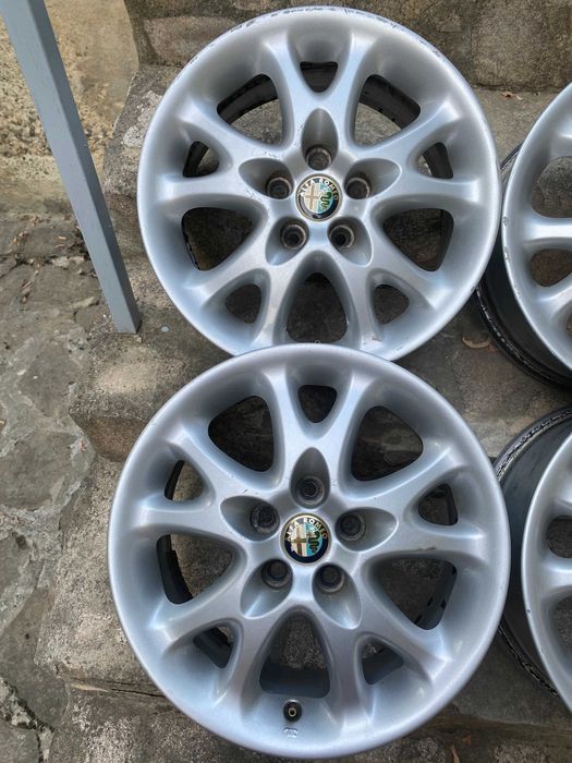 Оригинални алуминиеви лети джанти 6½J x 15H2 за Alfa Romeo ДОГОВАРЯНЕ