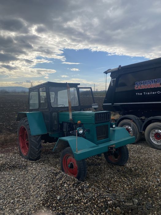 Tractor UNIVERSAL 650