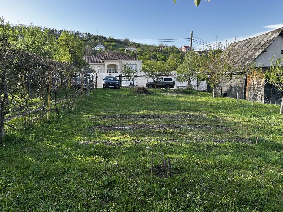 Teren de vanzare cu cabana