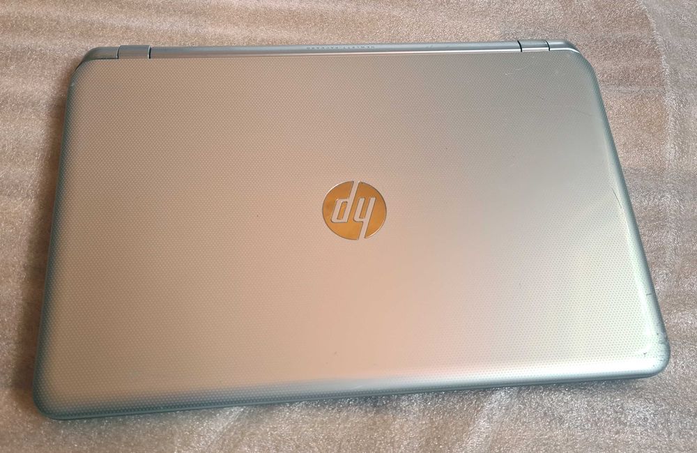 Laptop HP 15.6", AMD Quad Core, 8 GB RAM, HDD 750 GB, Video Dedicat