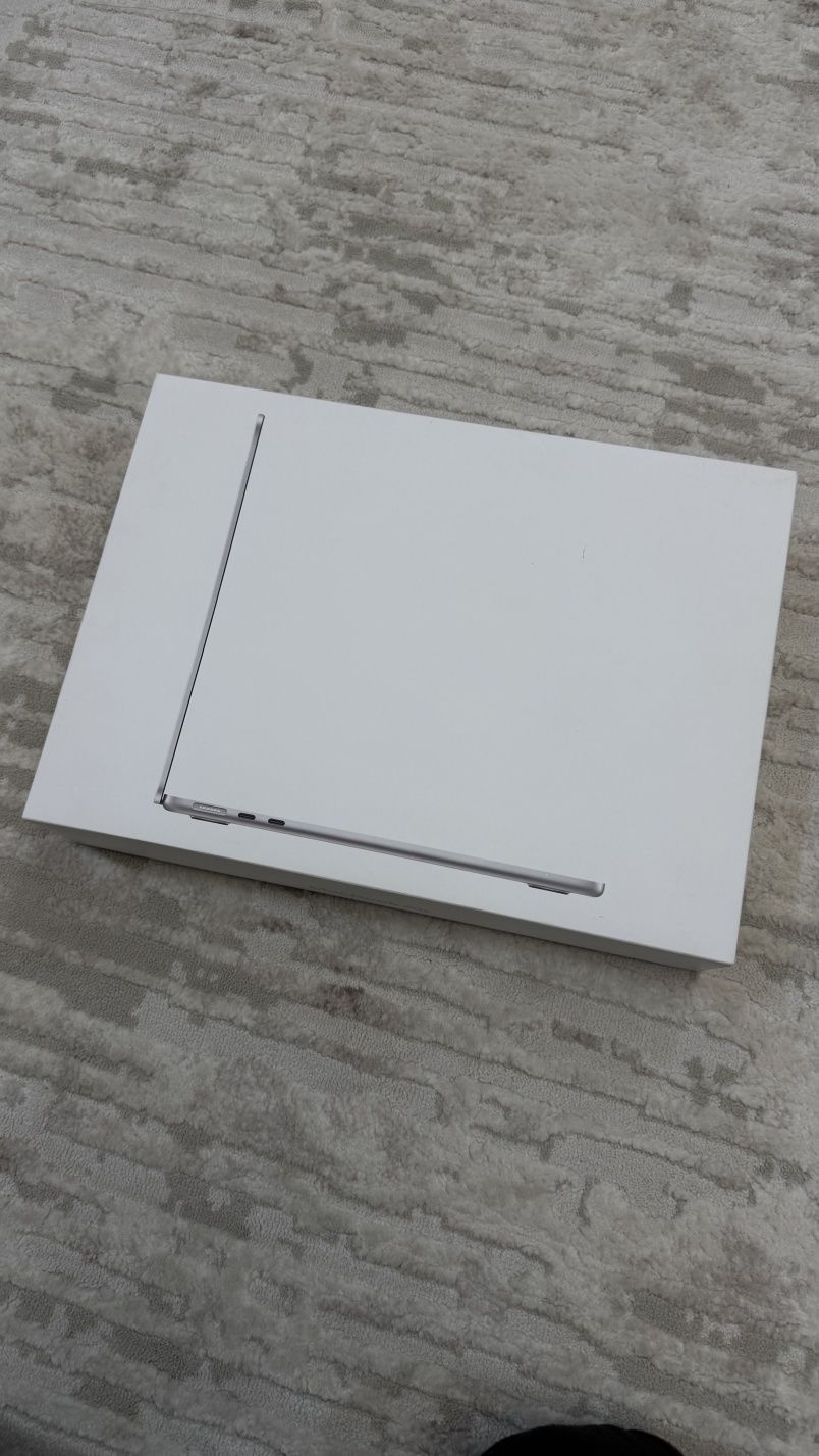 Macbook air 13 M3 2024