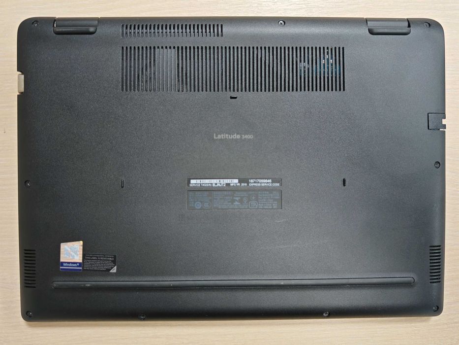 Dell Latitude 3400 P11G functionare perfecta fara urme de uzura