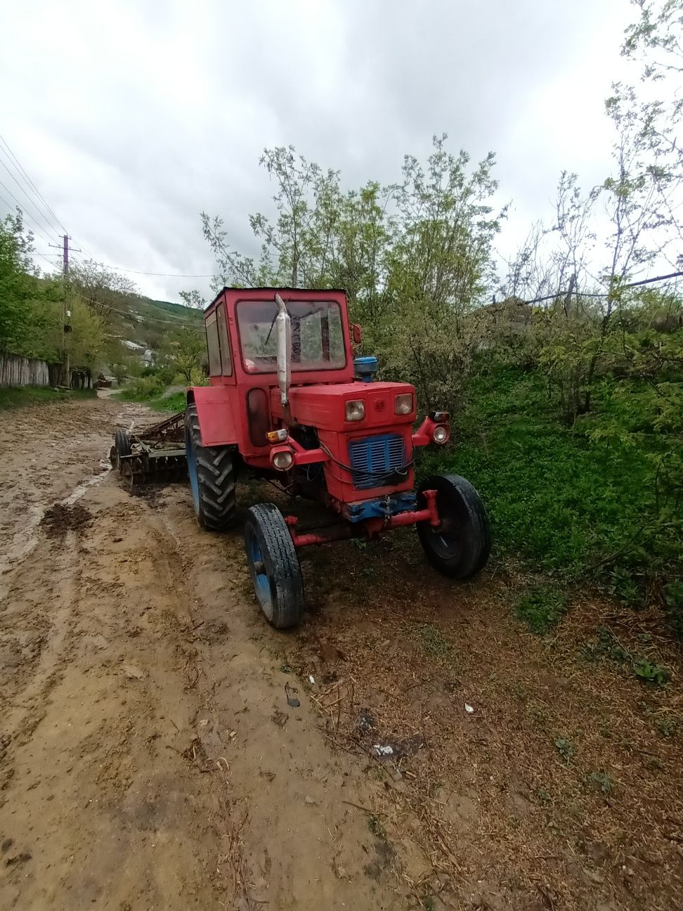 Vând tractor CASE 1290 și UTB 650