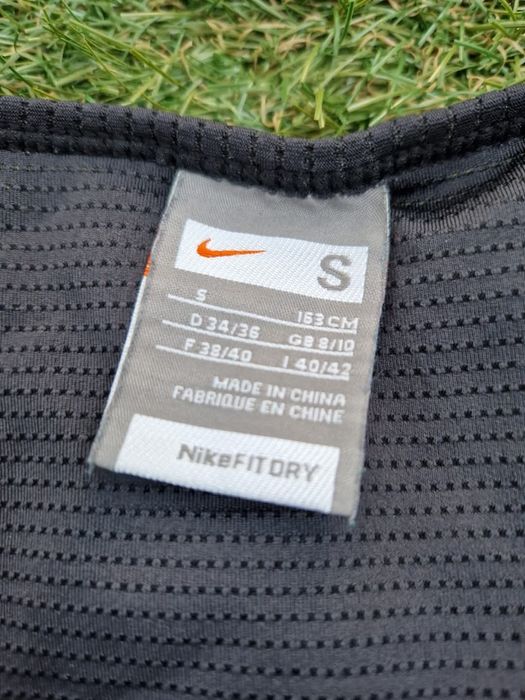 Дамска спортна тениска Nike