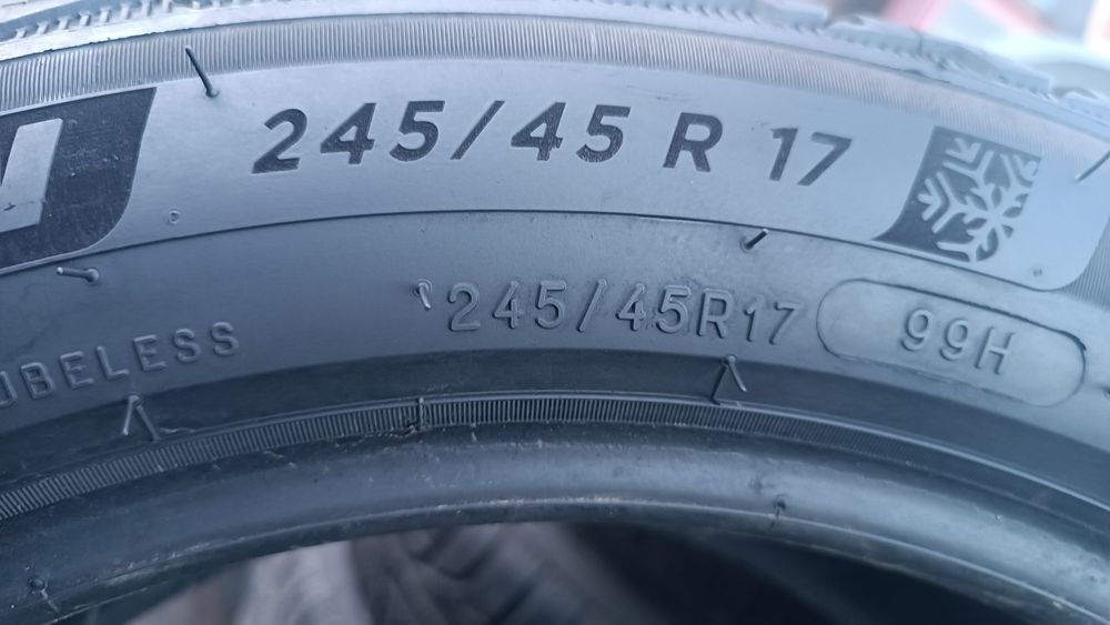 245/45/17 Michelin Дот 2424