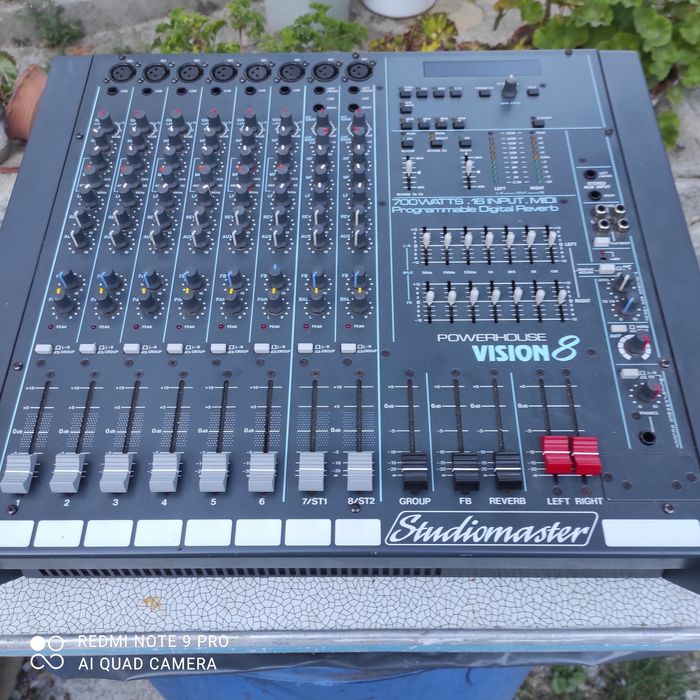 Power mixer STUDIOMASTER powerhouse VISION 8