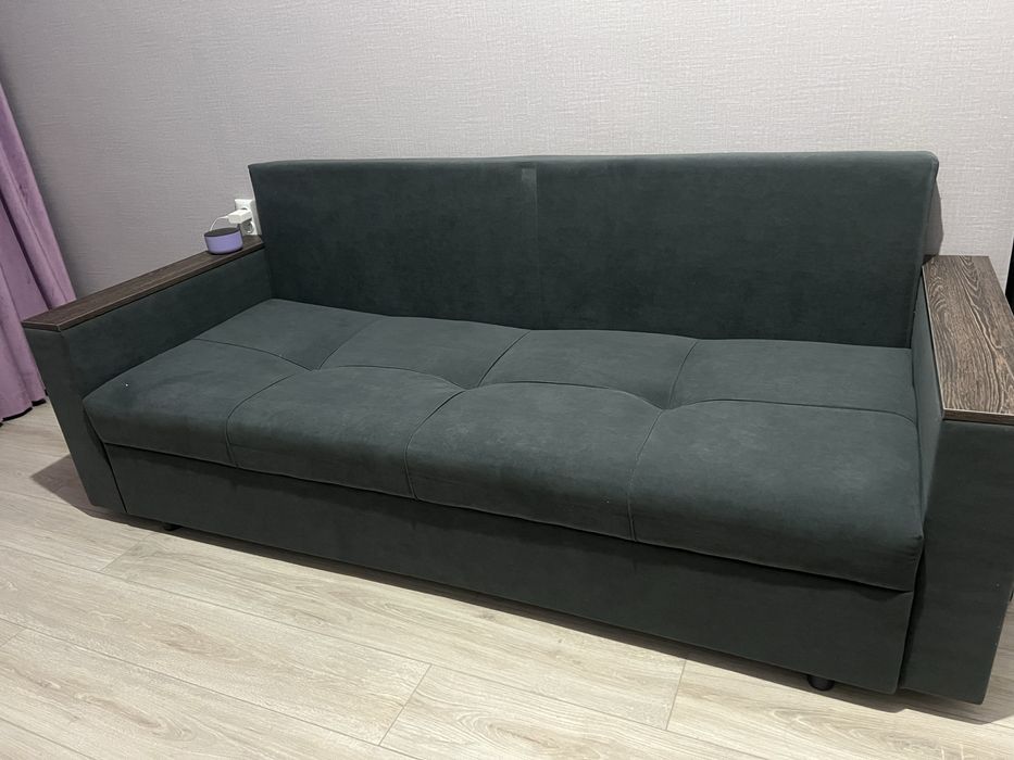 Продам диван в отличном состояний