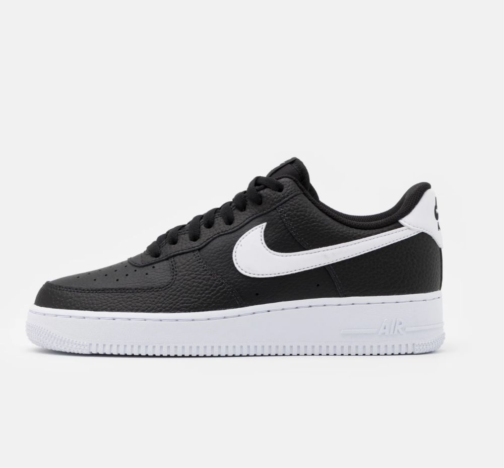 air force 1 black and white