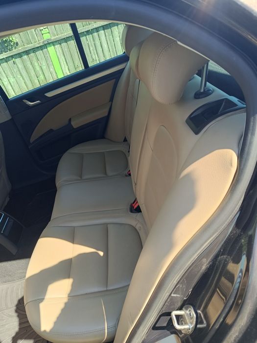 Skoda Superb 2011 1.6 TDI