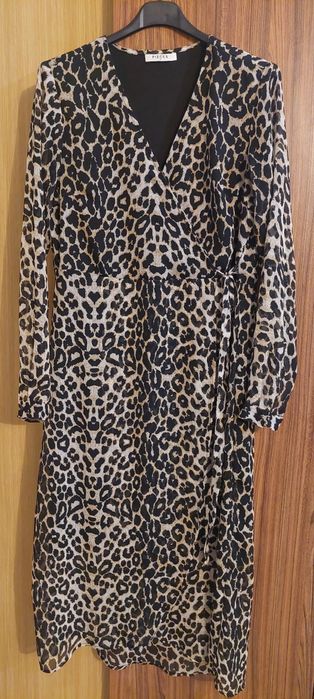 Елегантни дамски рокли