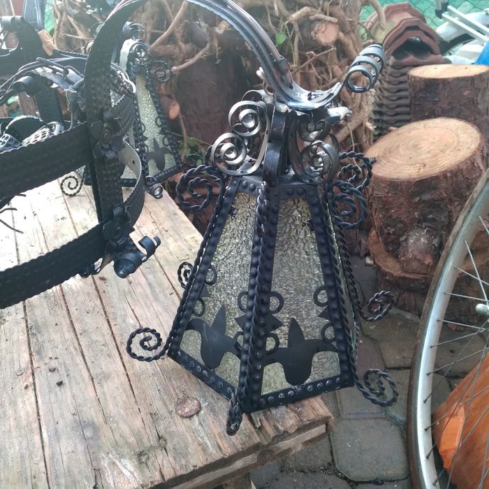 Vînd candelabru din fier