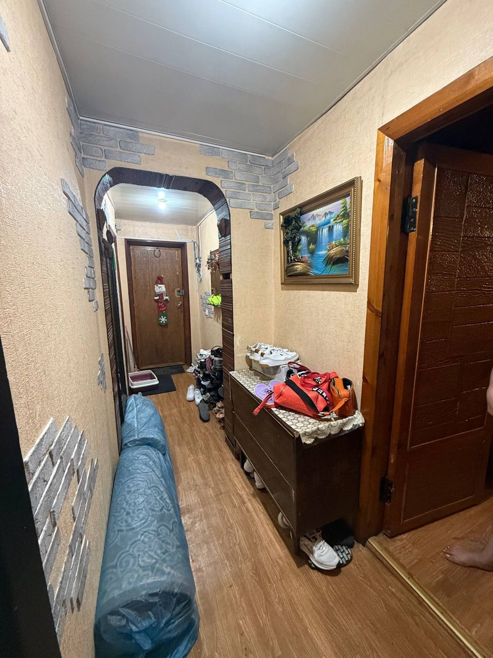 Продается квартира 1 квартал 2/4/4 кирпич 2/6