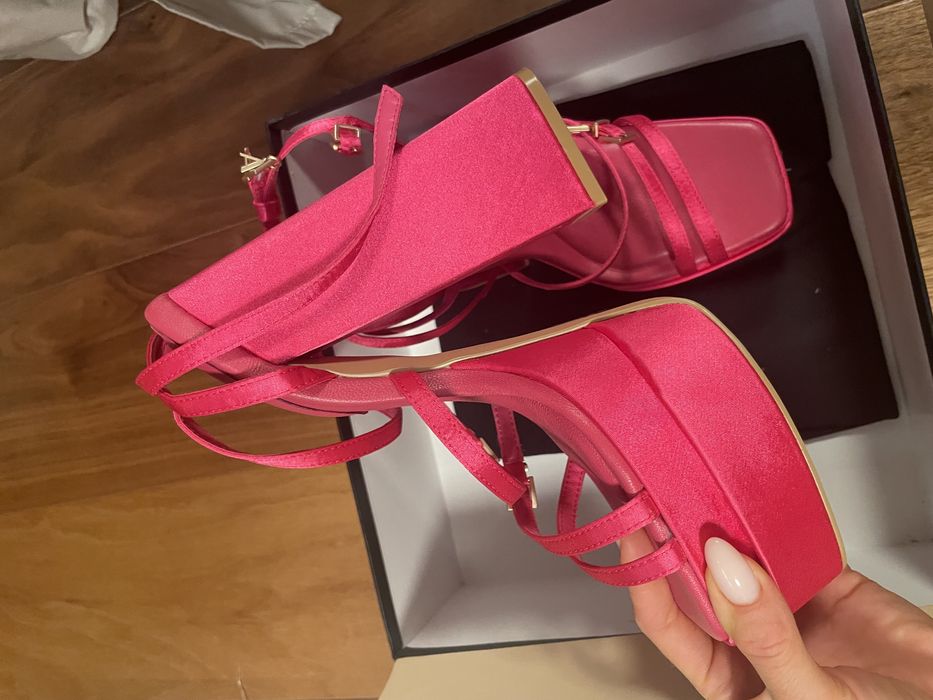 Дамски сандали