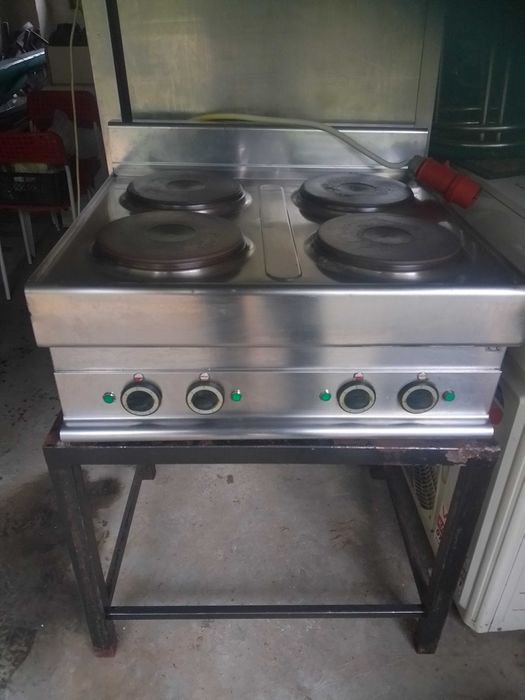 Продавам професионални електрически котлони на трифазен ток