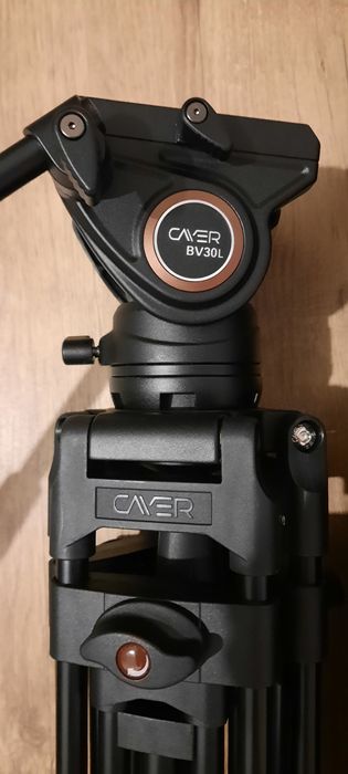 Tripod Cayer BV30L fluid head 1.9 m