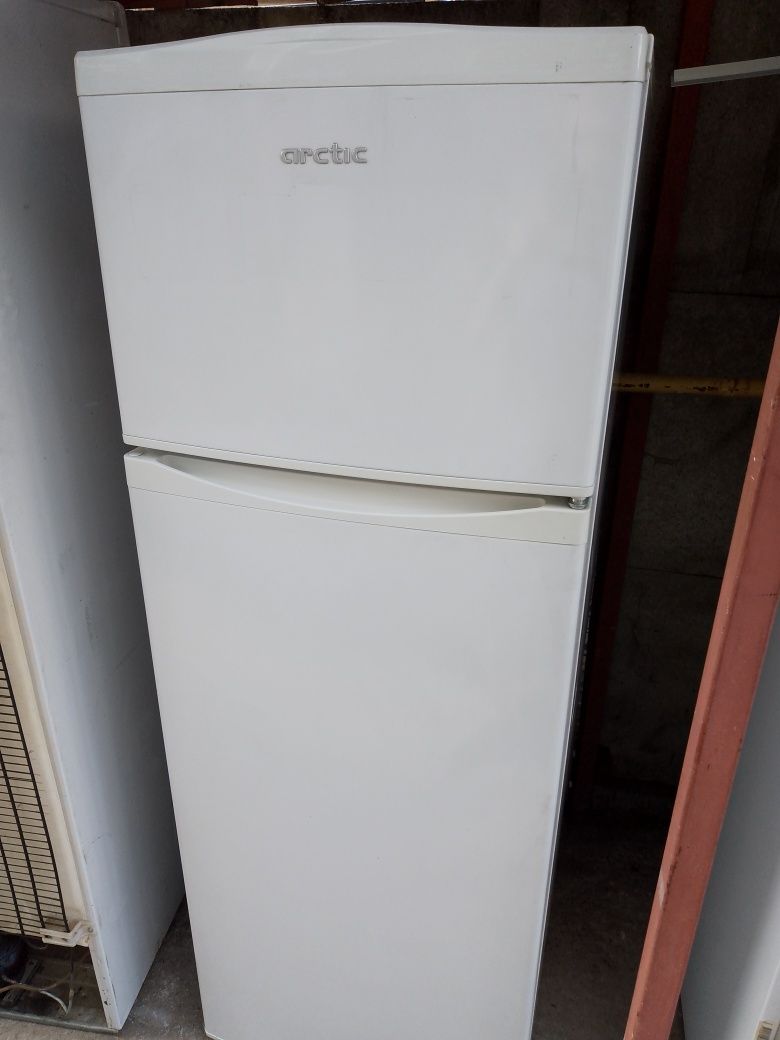 Frigider arctic Indesit Whirlpool metrou Tineretului