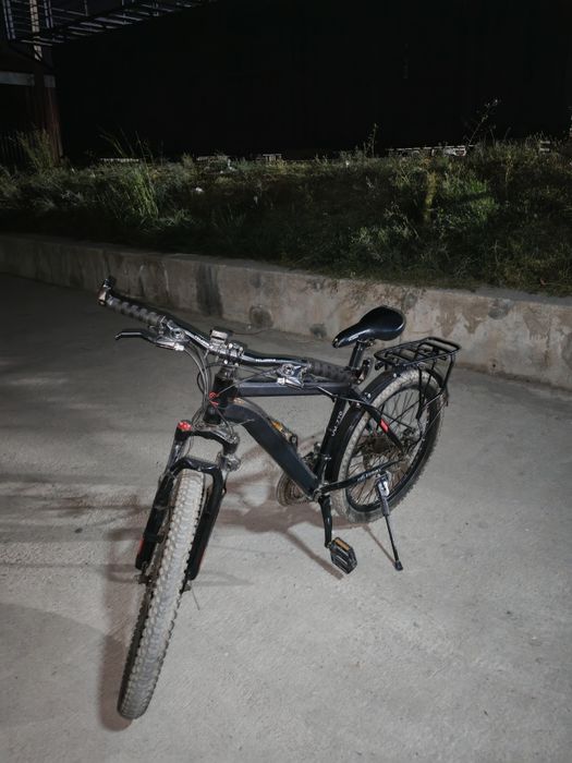 Продам велосипед в хорошем состояние ему год