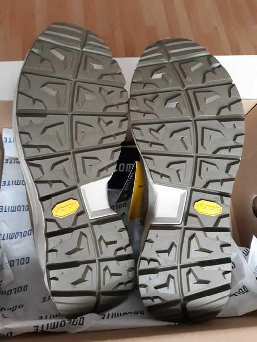 Semighete drumetii Dolomite.