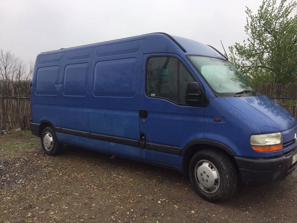 Dezmembrez Renault master 2.2 CDI