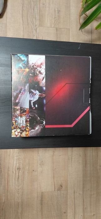 PlayStation 4 ,много запазен