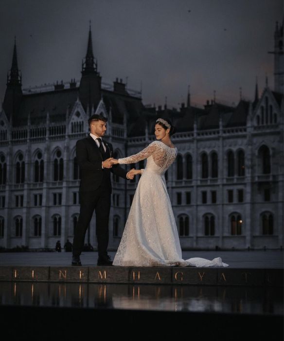 Rochie de Mireasă Albă cu Trenă de 2m Eleganță și Rafinațment