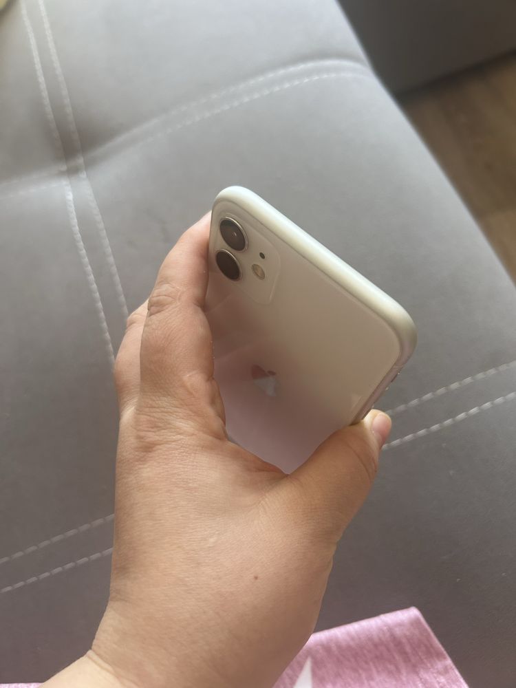 продам айфон 11 64 g