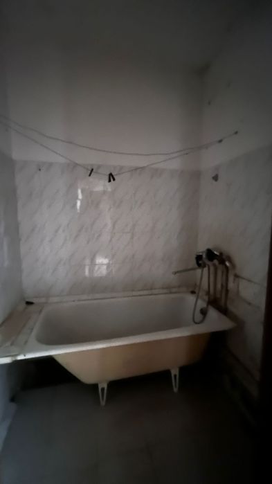 Срочно продается 2х ком кв 4 этаж 9 мкр 24 дом