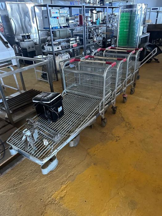 Тележки на колесах для склада , оборудование