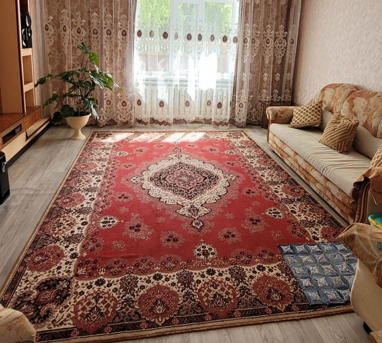 Ковёр шерстяной продам