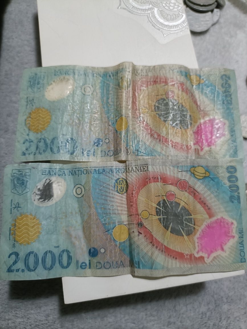 Bancnota de 2000 lei cu eclipsa