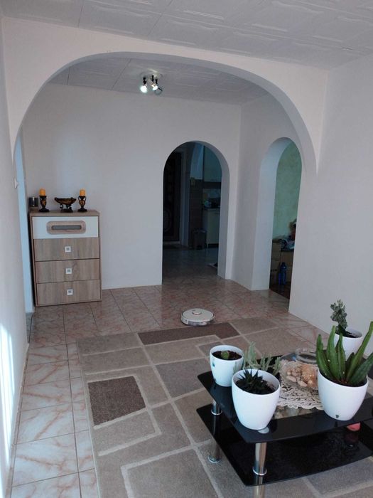 Schimb cu casa ap.4 camere in Tractorul Brasov