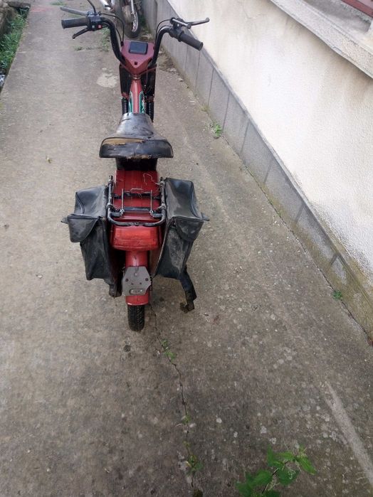 Vând moped gareli