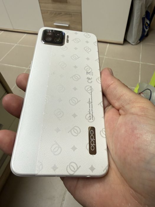 Oppo A73 4/128gb отличен