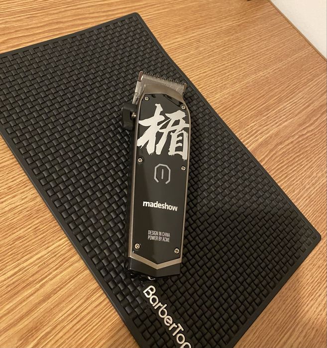 Vând masină de tuns aproape noua !!