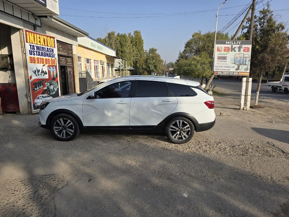 Lada vesta cros 1.8 2019 yil