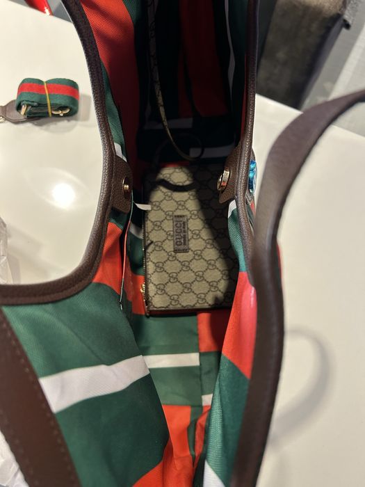 Чанта нова Gucci