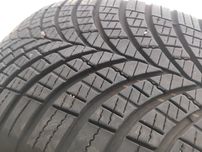 2бр Всесезонни гуми 245 45 20 - Goodyear - DOT 2022