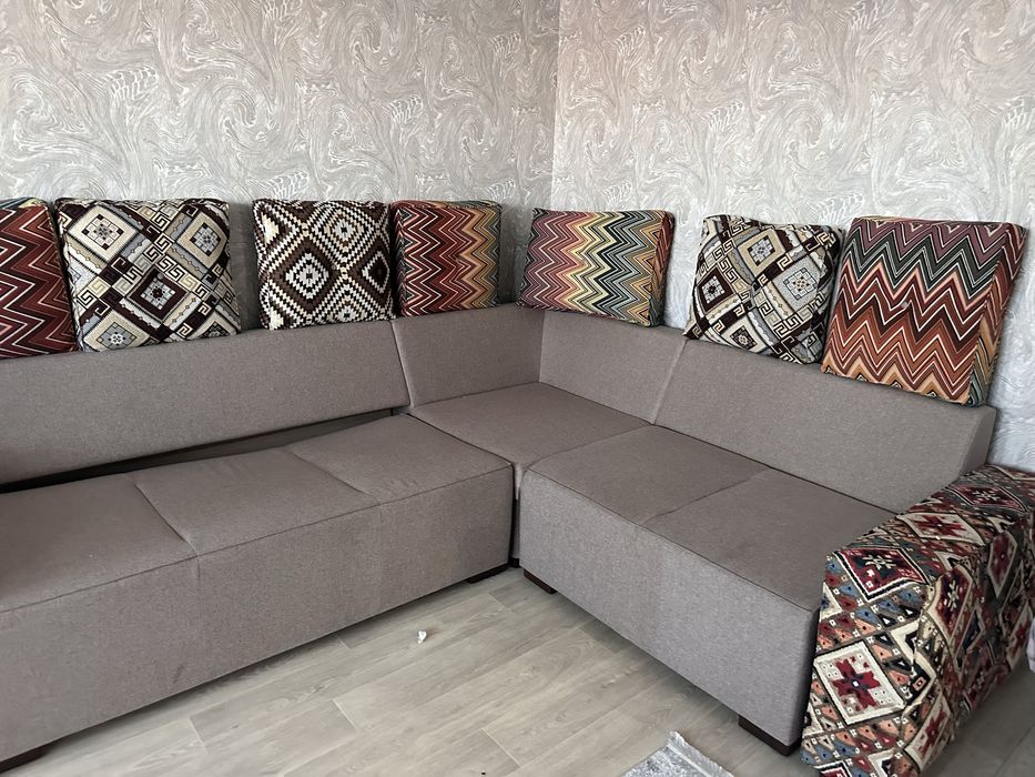 Продам диван в хорошем состоянии